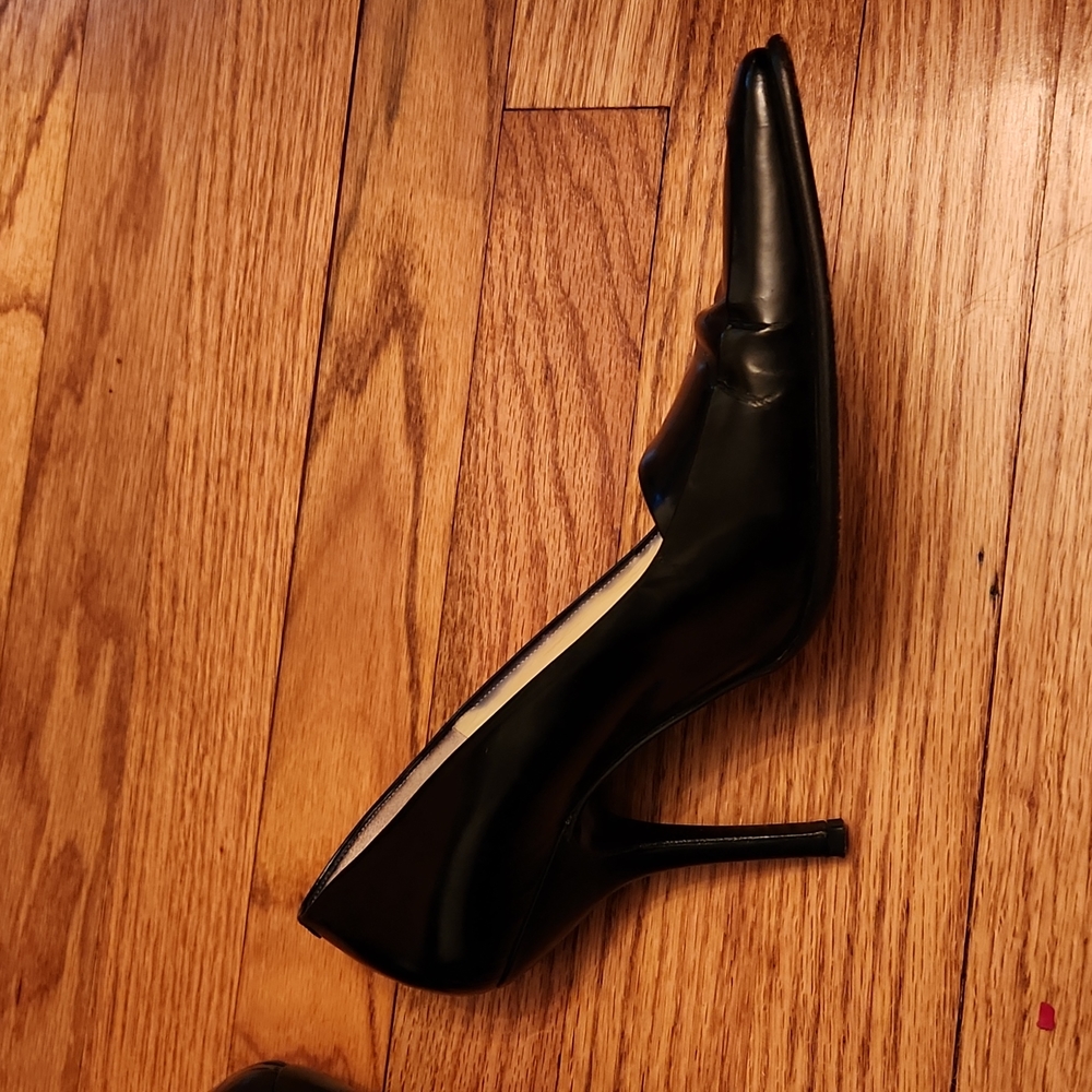 Shoes - Picture 2 of 4